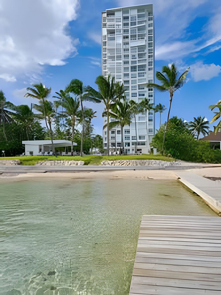 Caribbean Life Paradise,1BDRM & BBQ Beachfront Apt