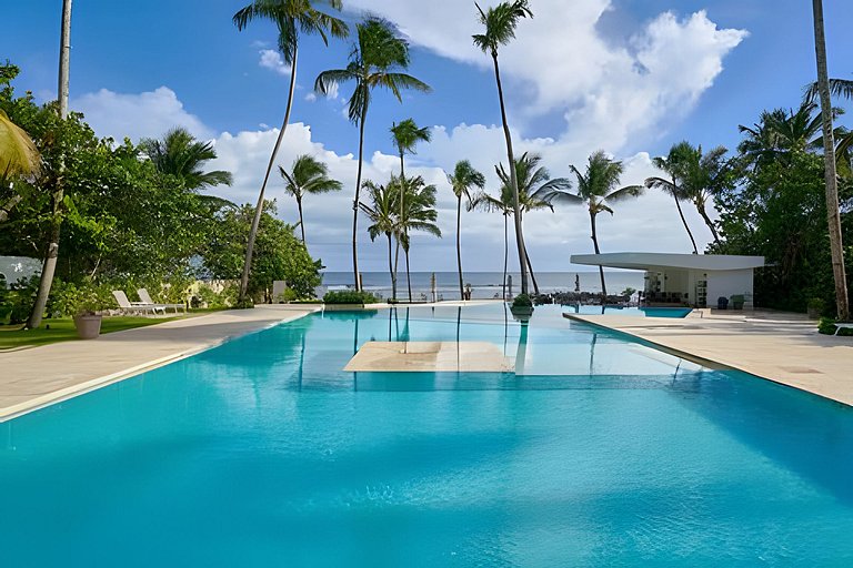 Caribbean Life Paradise,1BDRM & BBQ Beachfront Apt