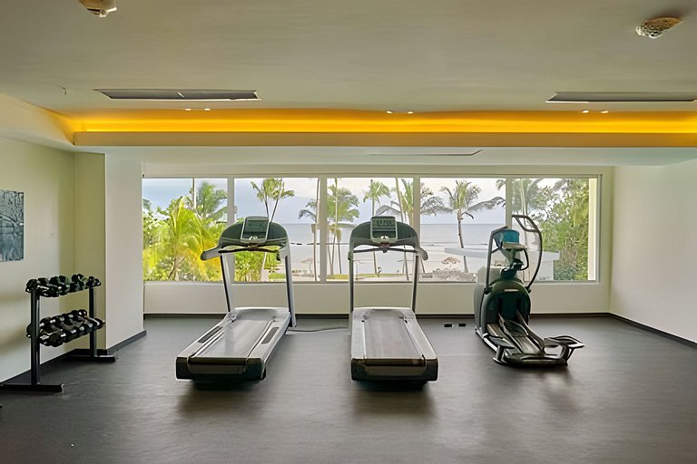 Caribbean Life Paradise,1BDRM & BBQ Beachfront Apt