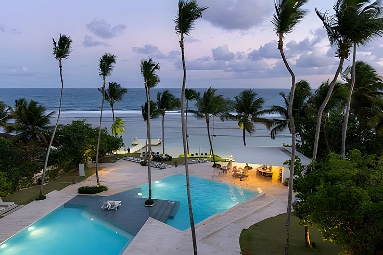 Caribbean Life Paradise,1BDRM & BBQ Beachfront Apt