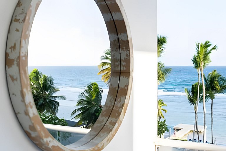 Caribbean Life Paradise,1BDRM & BBQ Beachfront Apt