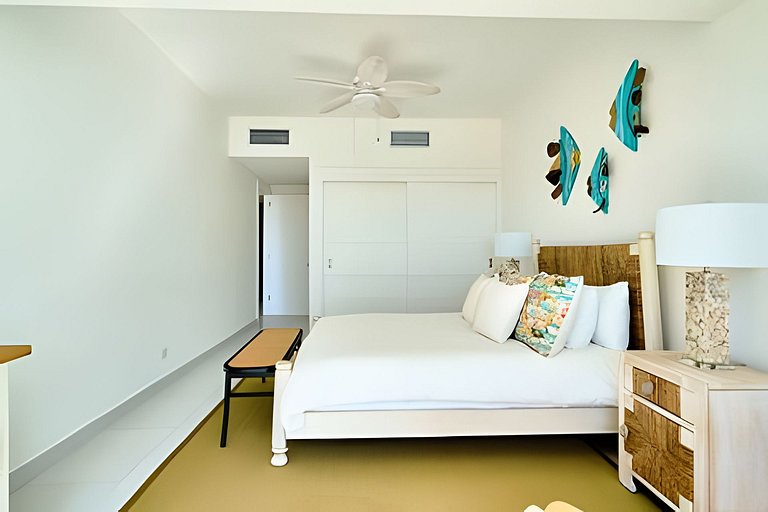 Caribbean Life Paradise,1BDRM & BBQ Beachfront Apt