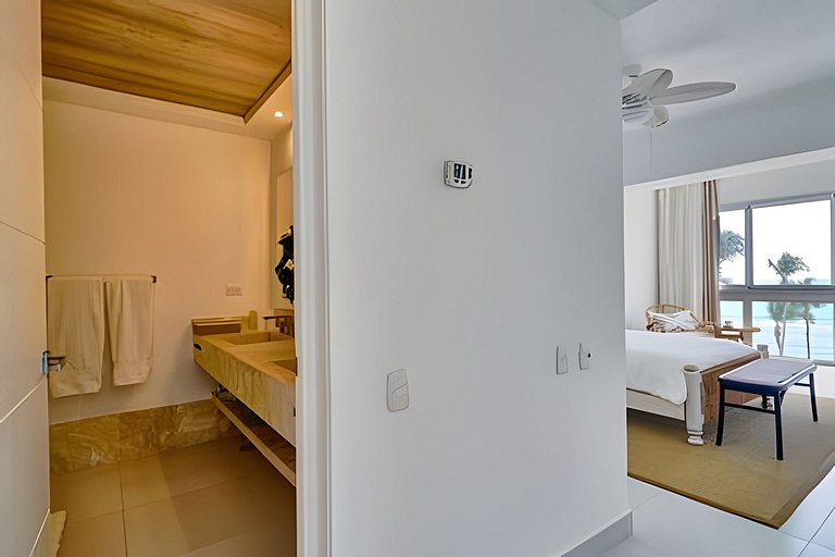 Caribbean Life Paradise,1BDRM & BBQ Beachfront Apt