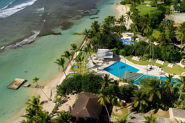 Caribbean Life Paradise,1BDRM & BBQ Beachfront Apt