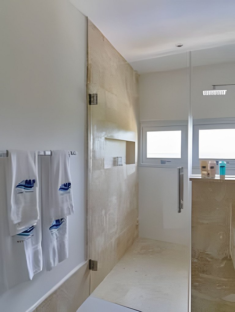 Caribbean Bright Dawn View 1BDRM Beachfront apt.