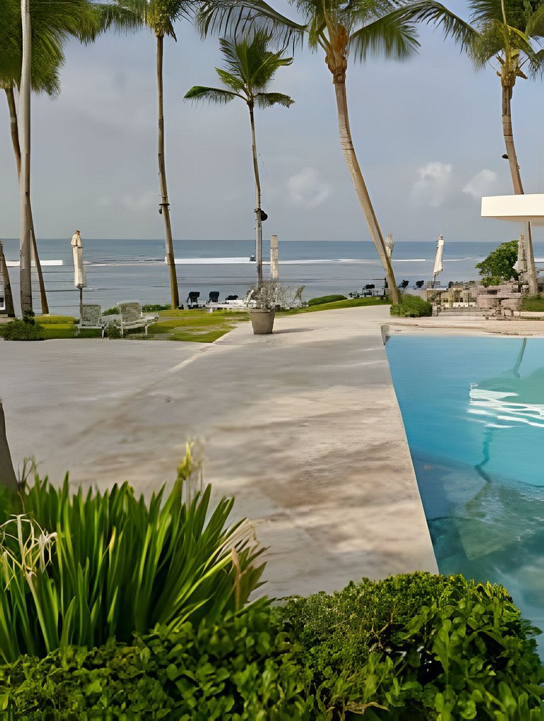 Caribbean Bright Dawn View 1BDRM Beachfront apt.