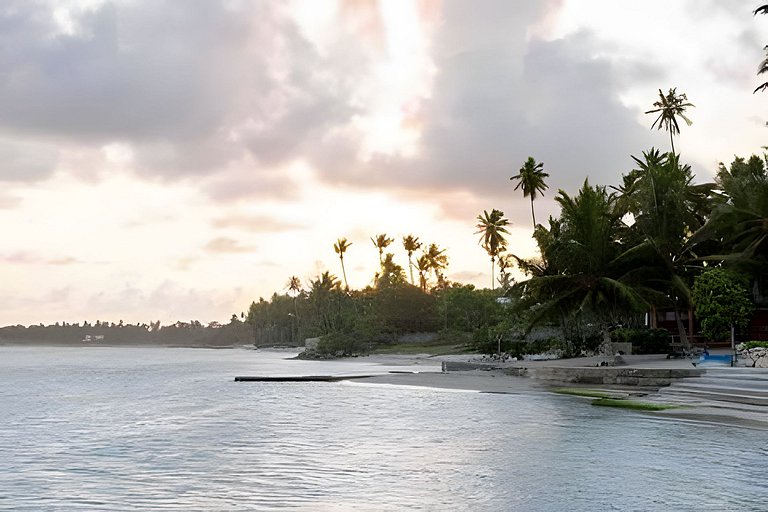 Caribbean Bright Dawn View 1BDRM Beachfront apt.
