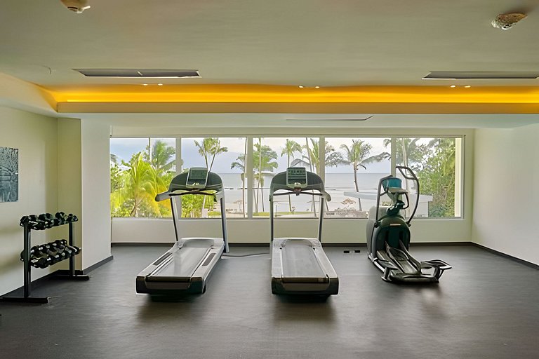 Caribbean Bright Dawn View 1BDRM Beachfront apt.