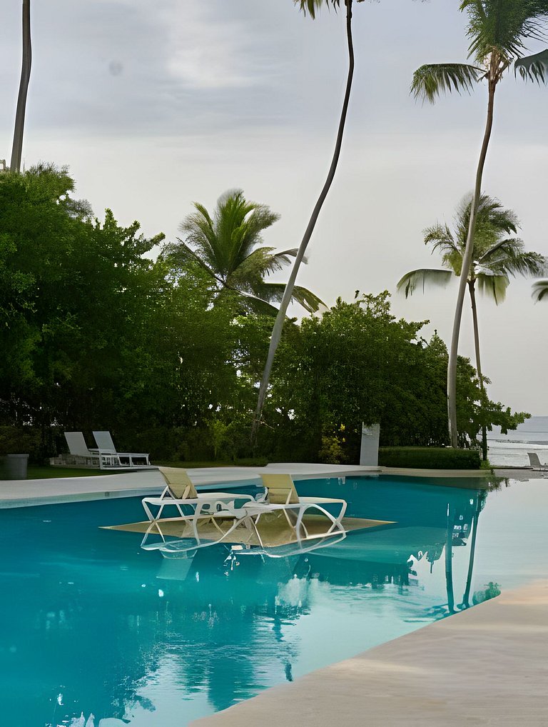 Caribbean Bright Dawn View 1BDRM Beachfront apt.