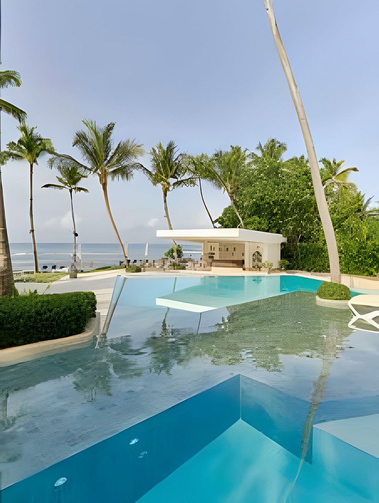 Caribbean Bright Dawn View 1BDRM Beachfront apt.