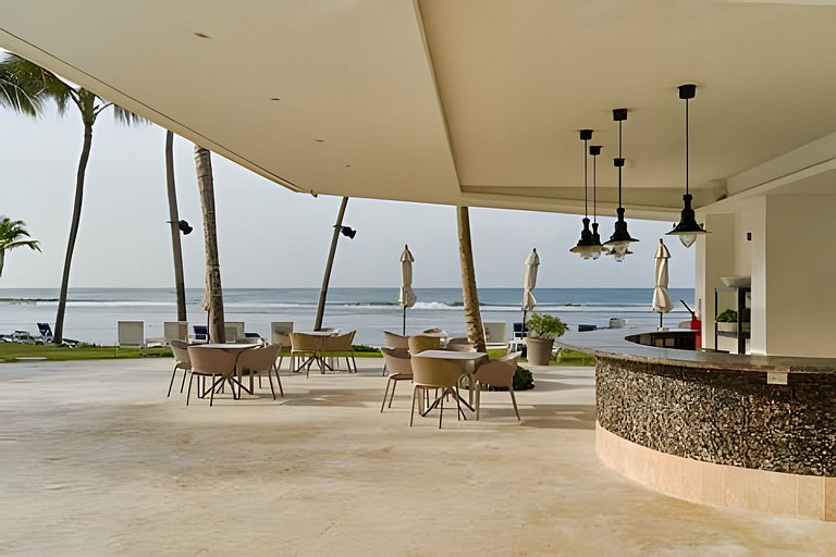 Caribbean Bright Dawn View 1BDRM Beachfront apt.