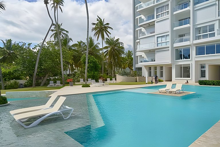 Caribbean Bright Dawn View 1BDRM Beachfront apt.
