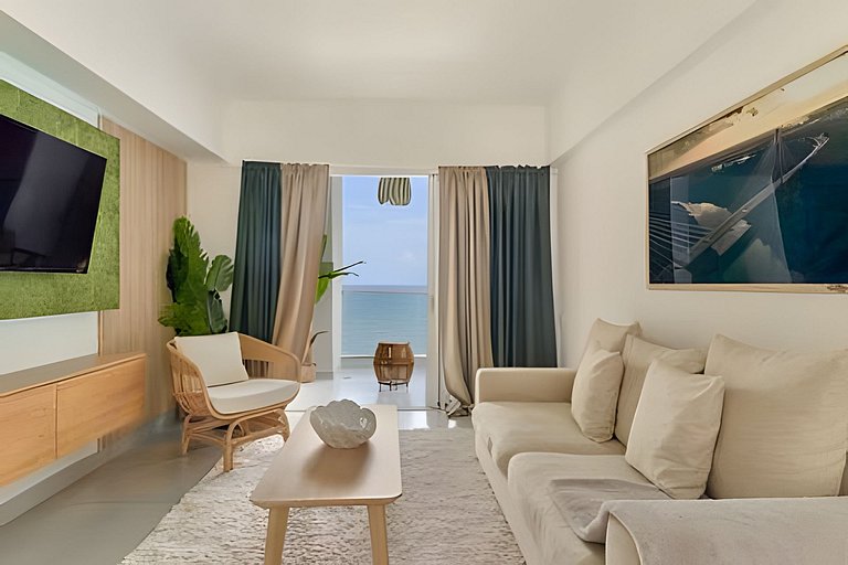 Caribbean Golden Sunset View,1BDRM Beachfront Apt.
