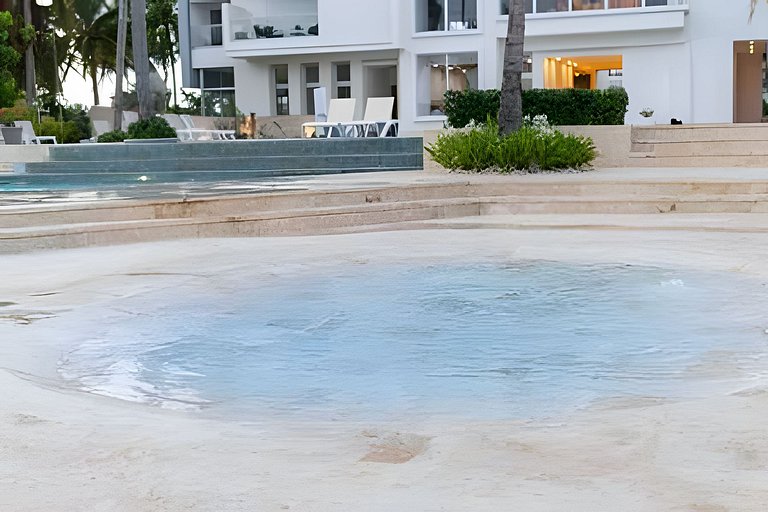 Caribbean Golden Sunset View,1BDRM Beachfront Apt.
