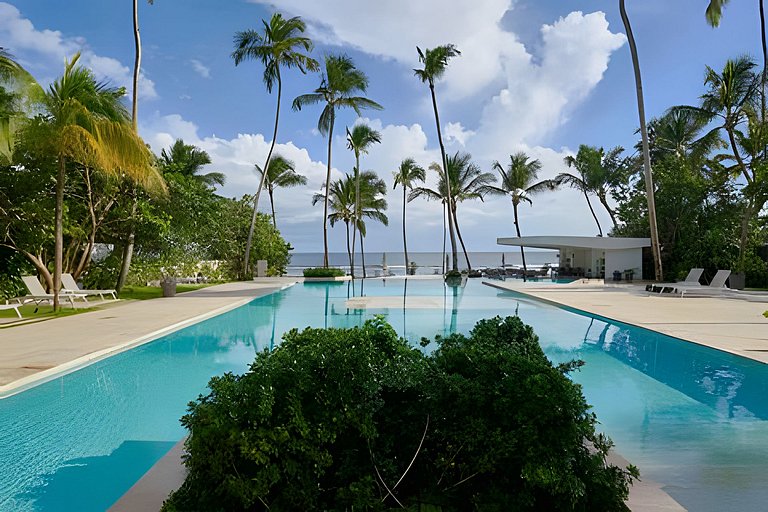 Caribbean Golden Sunset View,1BDRM Beachfront Apt.