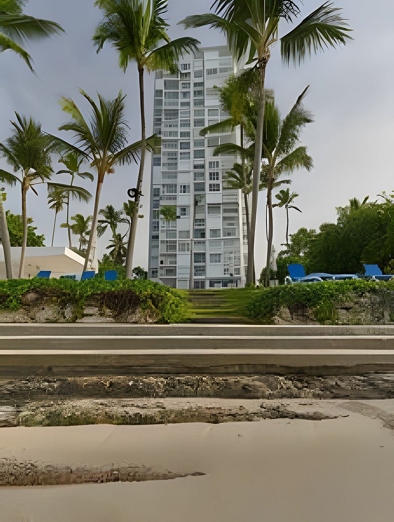 Caribbean Golden Sunset View,1BDRM Beachfront Apt.