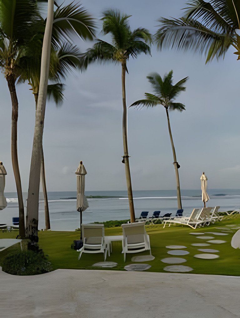 Caribbean Golden Sunset View,1BDRM Beachfront Apt.