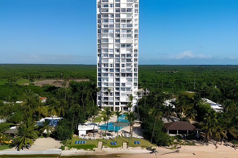 Caribbean Golden Sunset View,1BDRM Beachfront Apt.