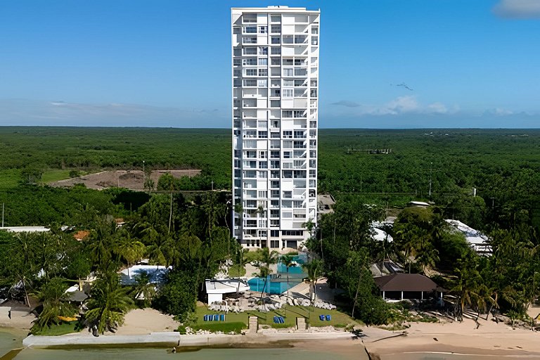Caribbean Golden Sunset View,1BDRM Beachfront Apt.