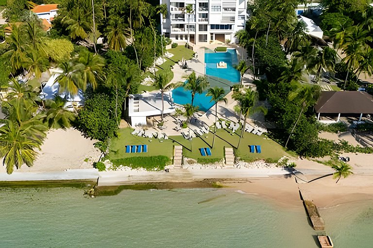 Caribbean Golden Sunset View,1BDRM Beachfront Apt.