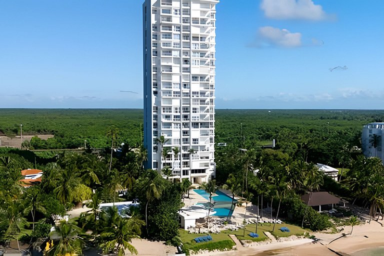 Caribbean Golden Sunset View,1BDRM Beachfront Apt.