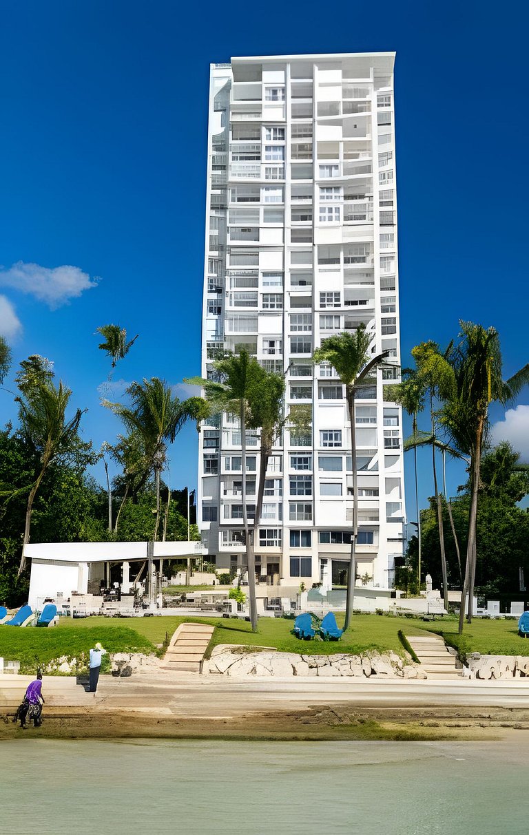 Caribbean Golden Sunset View,1BDRM Beachfront Apt.