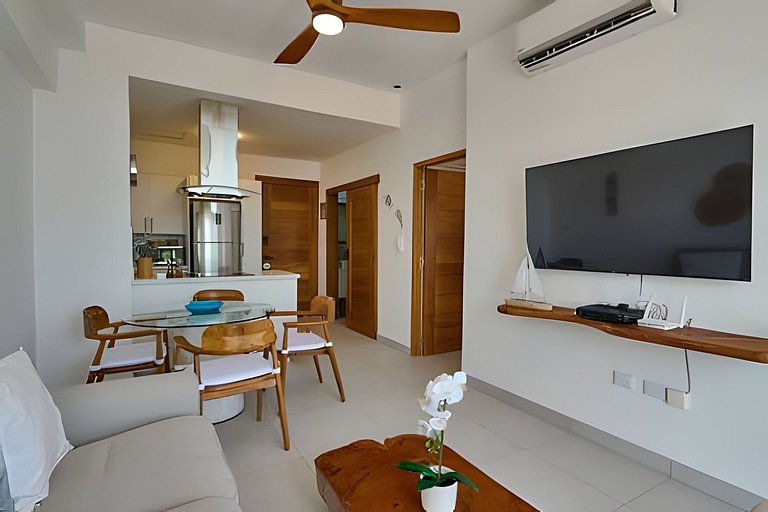 Feel Caribbean Breeze 1bdrm Apt.2min walking beach