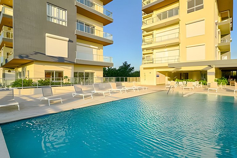 Feel Caribbean Breeze 1bdrm Apt.2min walking beach