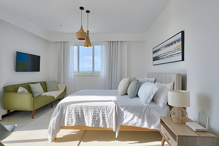 Beachside 1Bdrm Apt. Hidden Oasis with Pool & BBQ