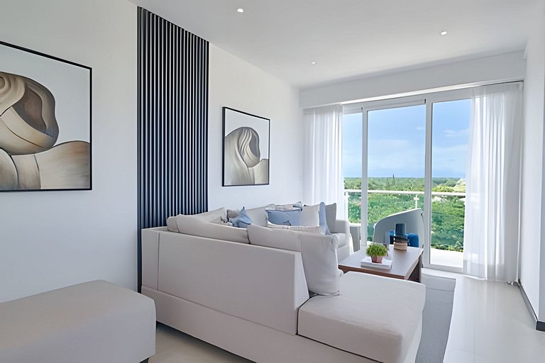 Beachside 1Bdrm Apt. Hidden Oasis with Pool & BBQ
