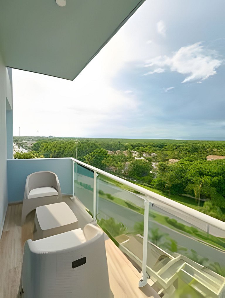 Beachside 1Bdrm Apt. Hidden Oasis with Pool & BBQ