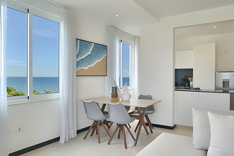 Beachside 1Bdrm Apt. Hidden Oasis with Pool & BBQ