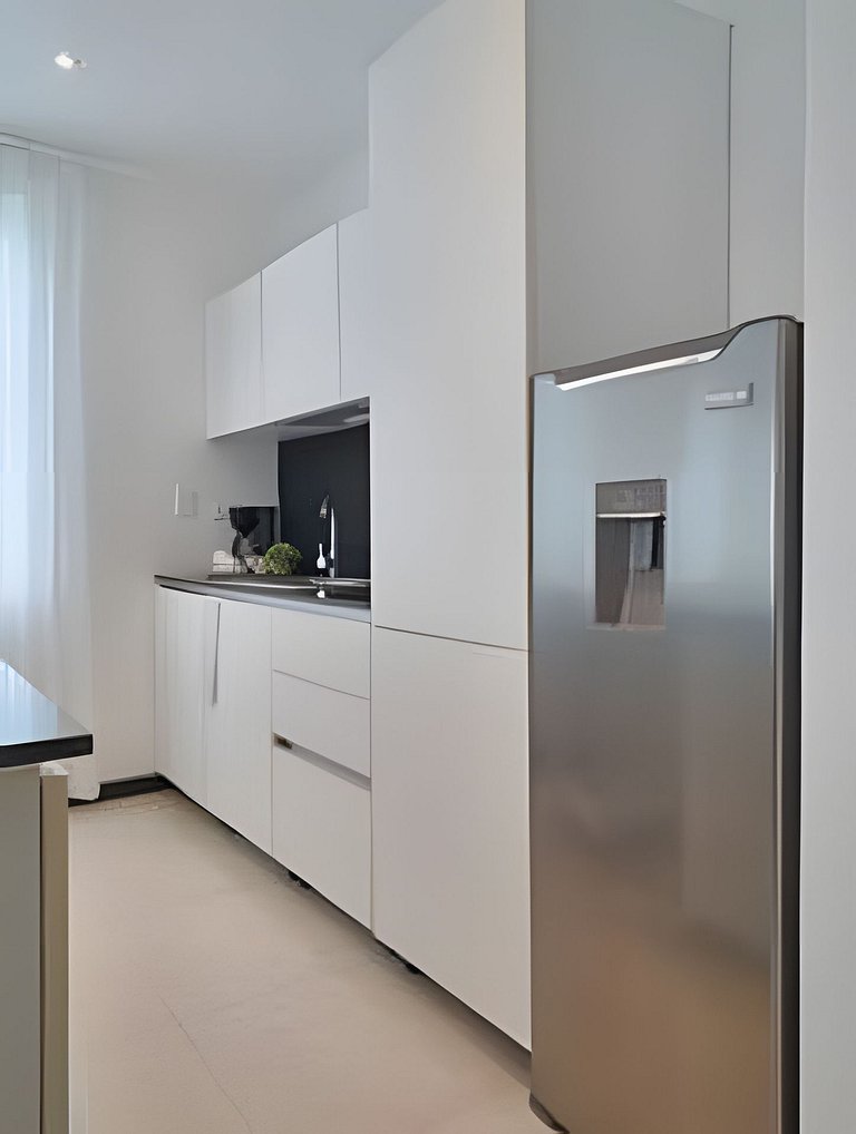 Beachside 1Bdrm Apt. Hidden Oasis with Pool & BBQ