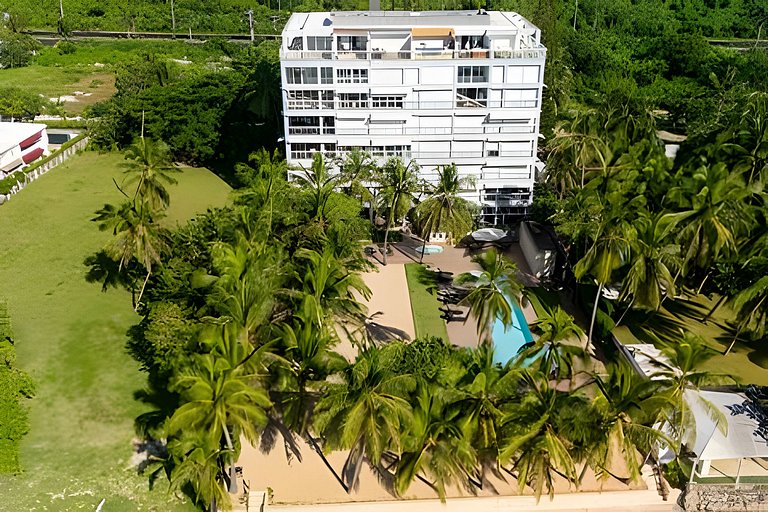 Beachfront cozy & huge Apartment for family trip