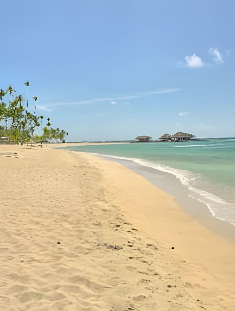 Costal View Apt. Walkable To Beach & Restaurants