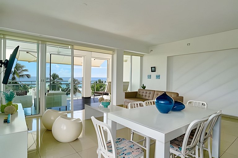 Beachfront cozy & huge Apartment for family trip