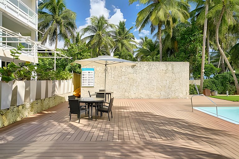 Beachfront cozy & huge Apartment for family trip
