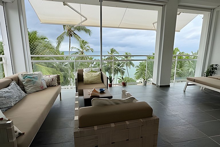Beachfront cozy & huge Apartment for family trip