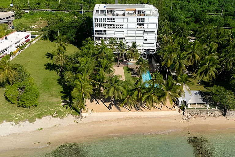 Beachfront cozy & huge Apartment for family trip