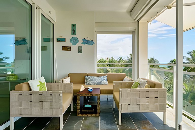 Beachfront cozy & huge Apartment for family trip