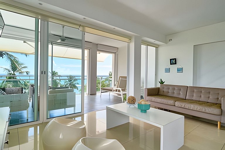 Beachfront cozy & huge Apartment for family trip