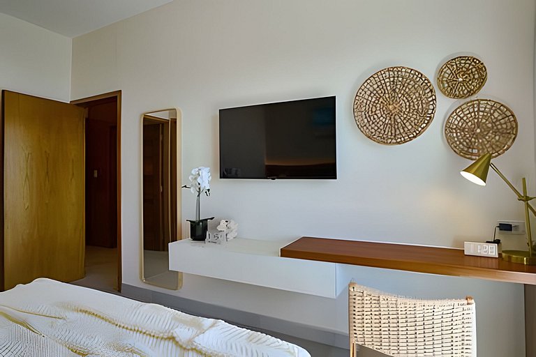 Costal View Apt. Walkable To Beach & Restaurants