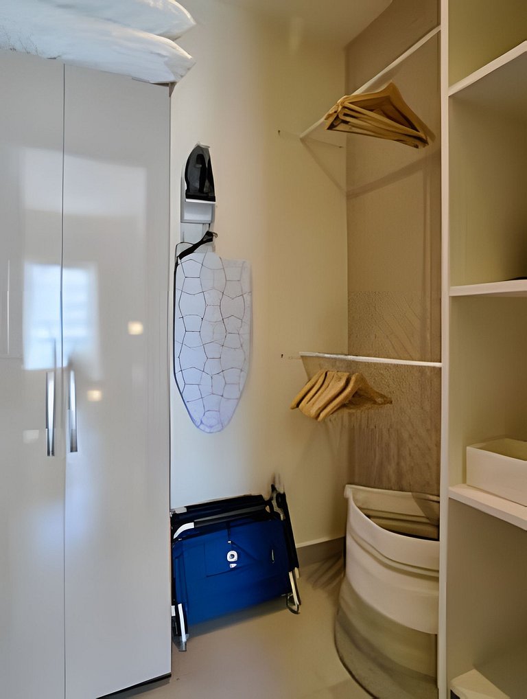 Costal View Apt. Walkable To Beach & Restaurants