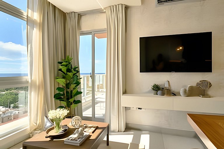Costal View Apt. Walkable To Beach & Restaurants