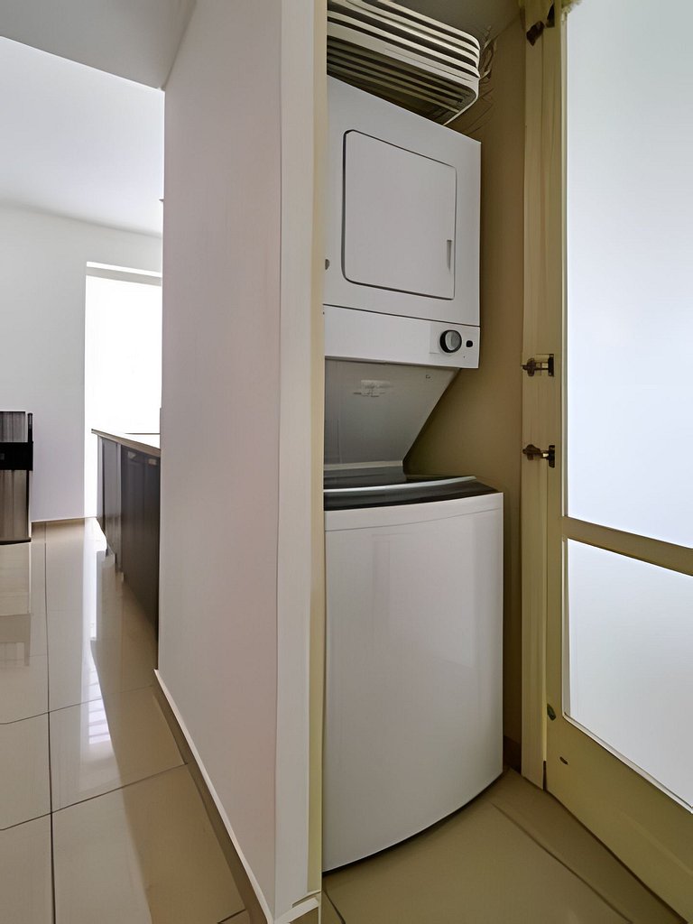 Beachfront cozy & huge Apartment for family trip