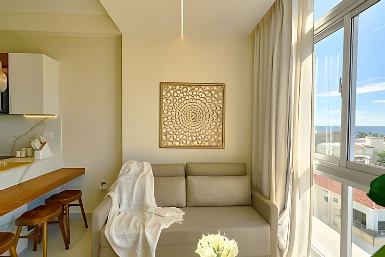 Costal View Apt. Walkable To Beach & Restaurants