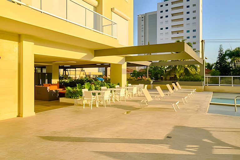 Costal View Apt. Walkable To Beach & Restaurants