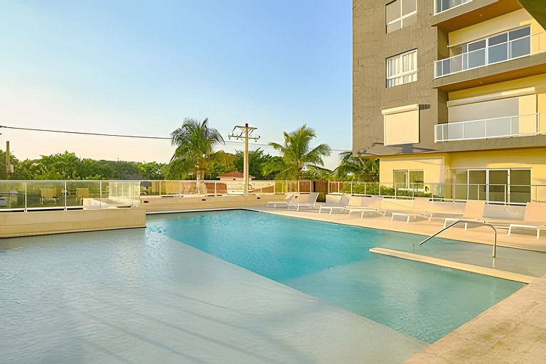 Costal View Apt. Walkable To Beach & Restaurants