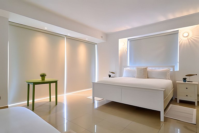 Beachfront cozy & huge Apartment for family trip