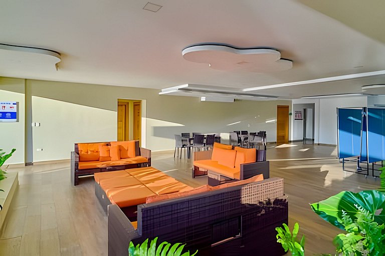 Costal View Apt. Walkable To Beach & Restaurants